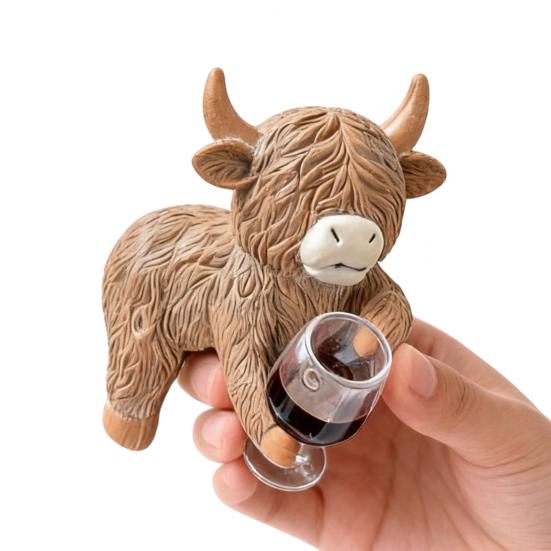 Drinking Highland Cow Figurine Holding Wine Beer Cup Highland Cattle Statue Resin Animal Sculpture Outdoor Garden Flower Pot Hugger Ornament