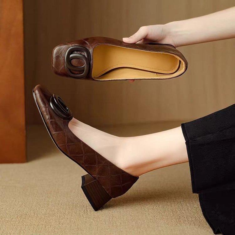 French One-pedal Grandma Shoes Retro Medium Heel Small Leather Shoes Women's 2025 New Autumn Soft Leather Square Head Shallow Mouth Single Shoes