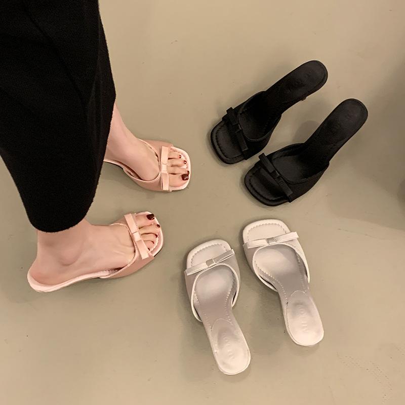 In the summer of 2025, the new square-headed fairy, bow, high-heeled slippers, thin heels, and sandals femininity.