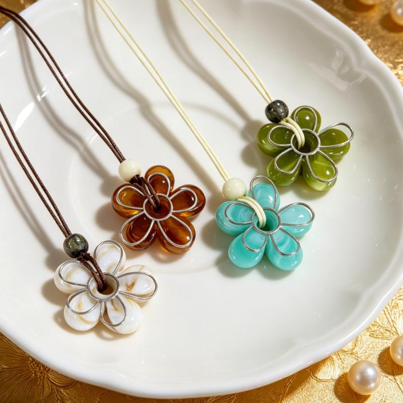 Trendy Resin Flower Pendant Long Rope Chain Necklace For Women Summer Travel Vacation Aesthetic Charm Jewelry Accessories