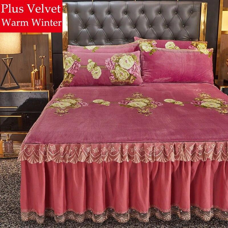 Warm Bed Skirt Crystal Velvet Thickened Bedspread Three Piece Set Flannel Bed Linens King Queen Size with Pillowcases