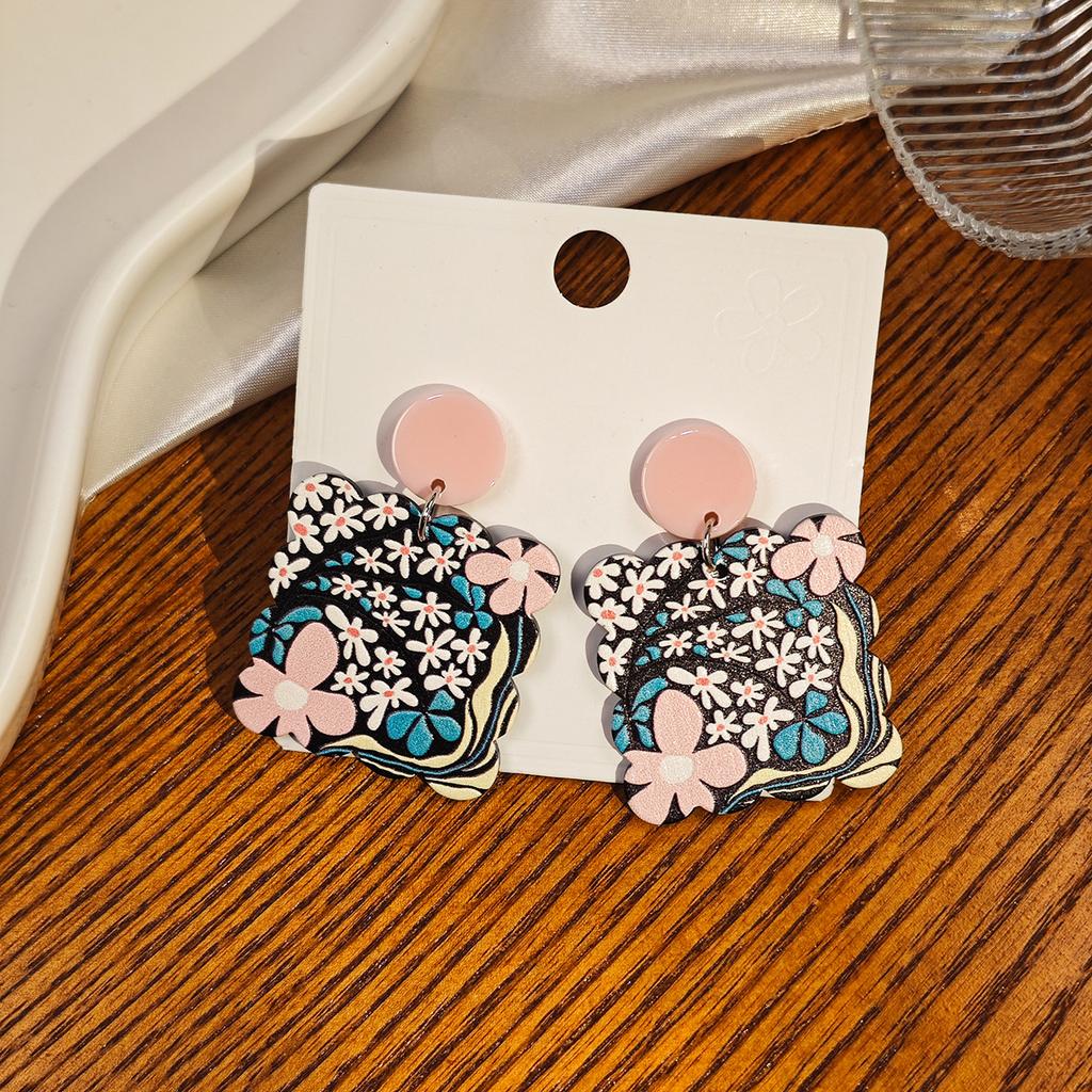 Boho Style Vintage Flower Earrings for Women, Ideal for Beach Vacation