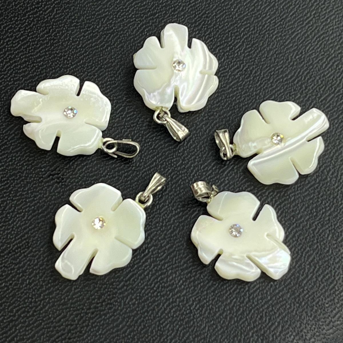 

5 шт., Элегантные подвески-шармы в виде листьев белого клена, Ювелирные изделия из натуральной ракушки для новогоднего подарка, Ожерелье «Сделай сам» для женщин 1,3×1,6 см 5Pcs/1.3×1.6cm белый