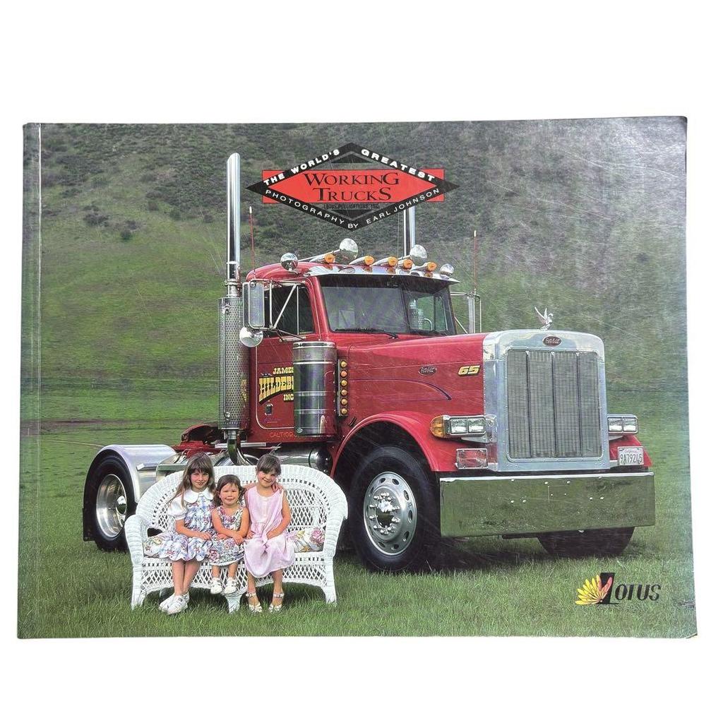 [USED] Rare trailer and foreign book set