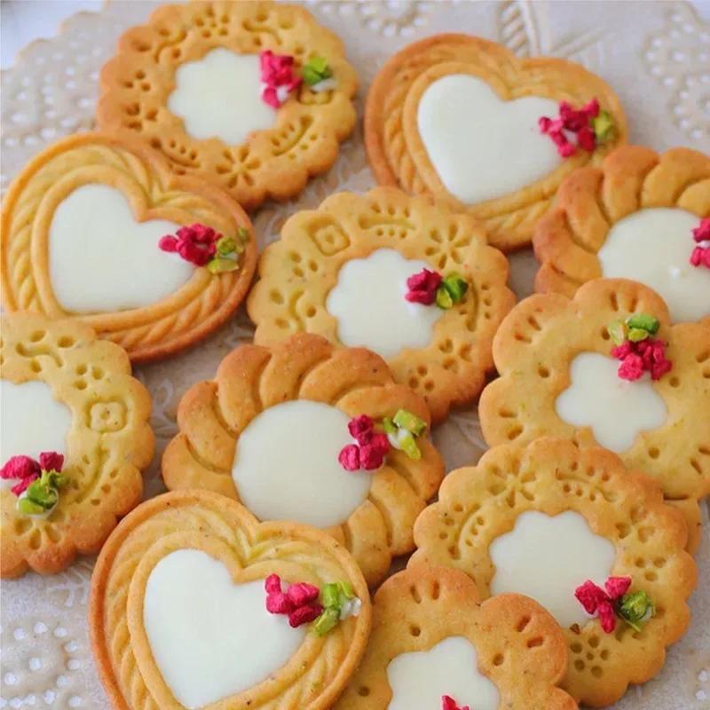 New Jam Sandwich Flower Cookie Cutter 3D Valentine Day Biscuit Mould Pressable Fondant Stamp New Year Cake Decor Baking Supplies