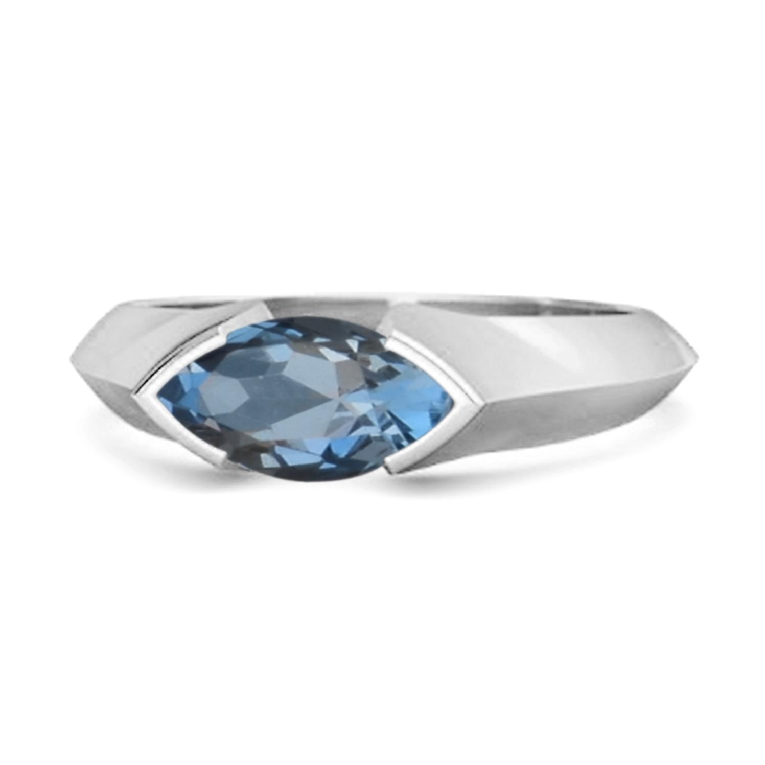 

London Blue Topaz Marquise Shape Solitaire Ring - 925 Sterling Silver 8.5 білий