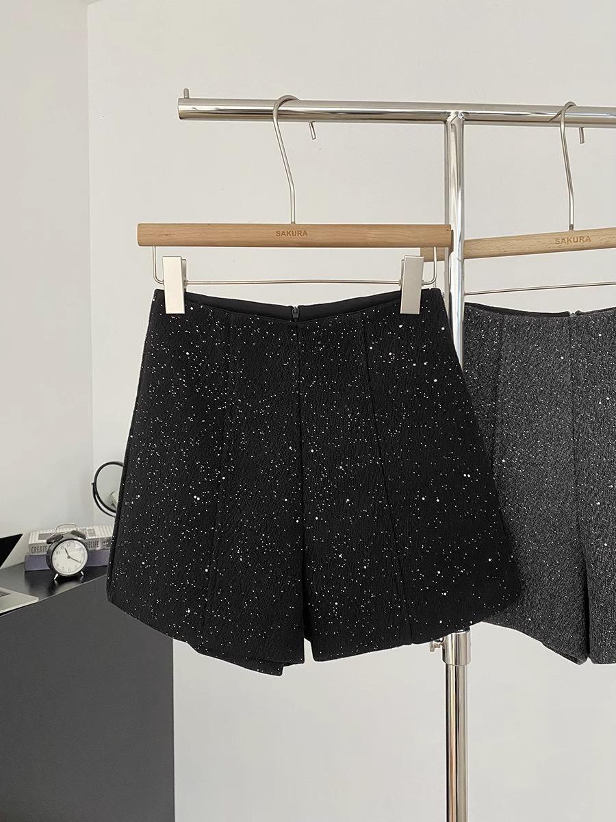 

Трапециевидные шерстяные кюлоты с пайетками: Женские шорты 2025 Весна с высокой талией, широкими штанинами, стройнящие, в стиле маленький аромат . XL чёрный