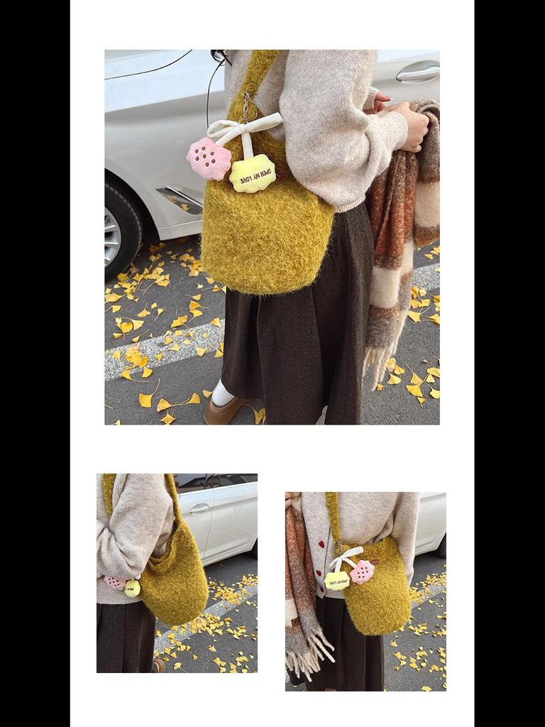 Chic Autumn/Winter Plush Huangguoshu Shoulder & Crossbody Tote Bag for Women