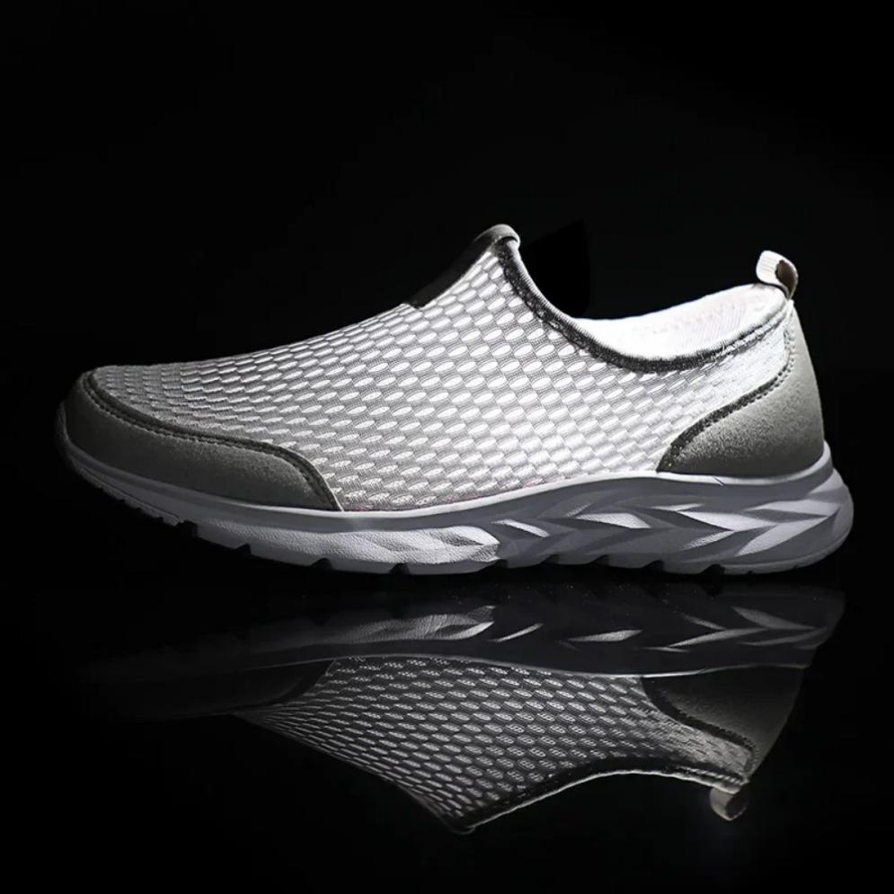 2026 New Shoes Men Loafers Light Walking Breathable Summer Comfortable Casual Shoes Men Sneakers Zapatillas Hombre Plus