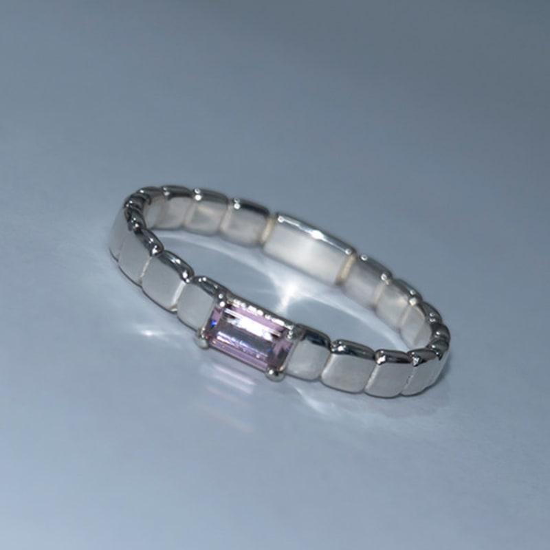 

ANOTHER CELL PRONG GLASS BRICK RING 7. Peridot