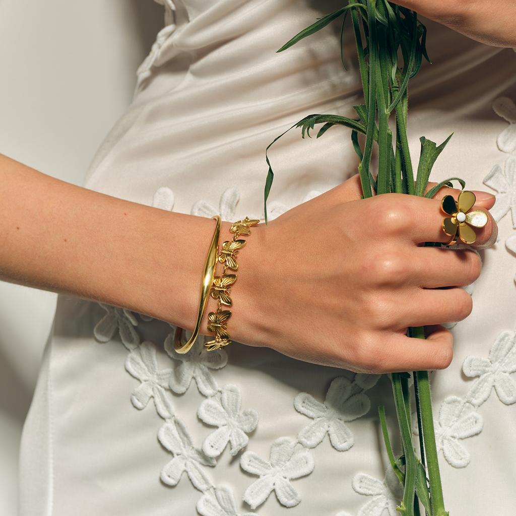 Yori Elegant Stainless Steel Gold Color Open Cuff Bracelet Bangle for Women 18K Gold Waterproof Plated Texture Charm Jewelry