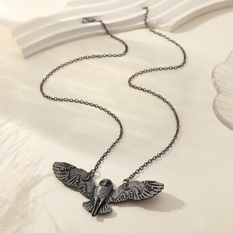 1pcs Vintage Necklace For Men And Women Creative Owl Pendant Wings Flying Holiday Jewelry