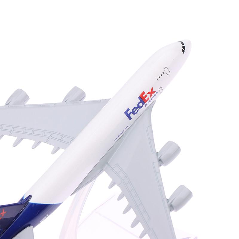 Scale 1:400 Fedex Airlines Boeing Aircraft Model - Ideal Addition To Any Diecast Aircraft Collection