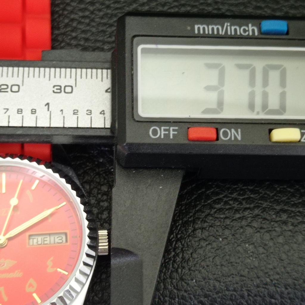 REFURBISHED JAPAN CITIZEN AUTOMATIC 8200 MENS DAY&DATE RED DIAL WATCH a432225-2 R110-a432225