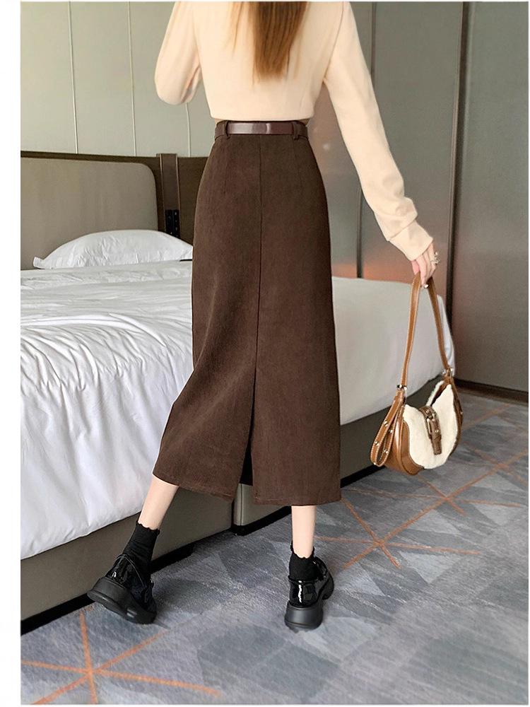 Dámská manšestrová retro podzimní/zimní zeštíhlující rovná sukně se zadním rozparkem