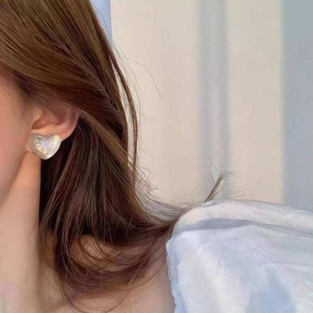 Women's Special Heart Piece Earrings [Silver Needle]