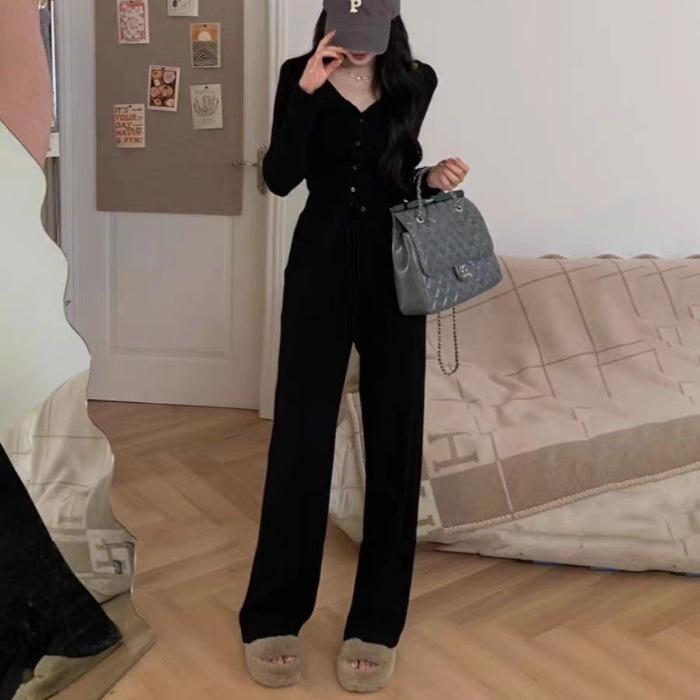 

Стильные и удобные женские спортивные костюмы на весну и осень: Топы облегающего кроя с эластичными брюками с высокой талией и широкими штанинами Small чёрный