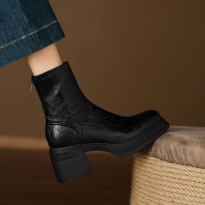 

Осенне-зимние резиновые нескользящие ботинки Мартина на толстой подошве, однотонные, с круглым носком, большого размера, кожаные ботинки, задняя молния, удобный средний каблук 39