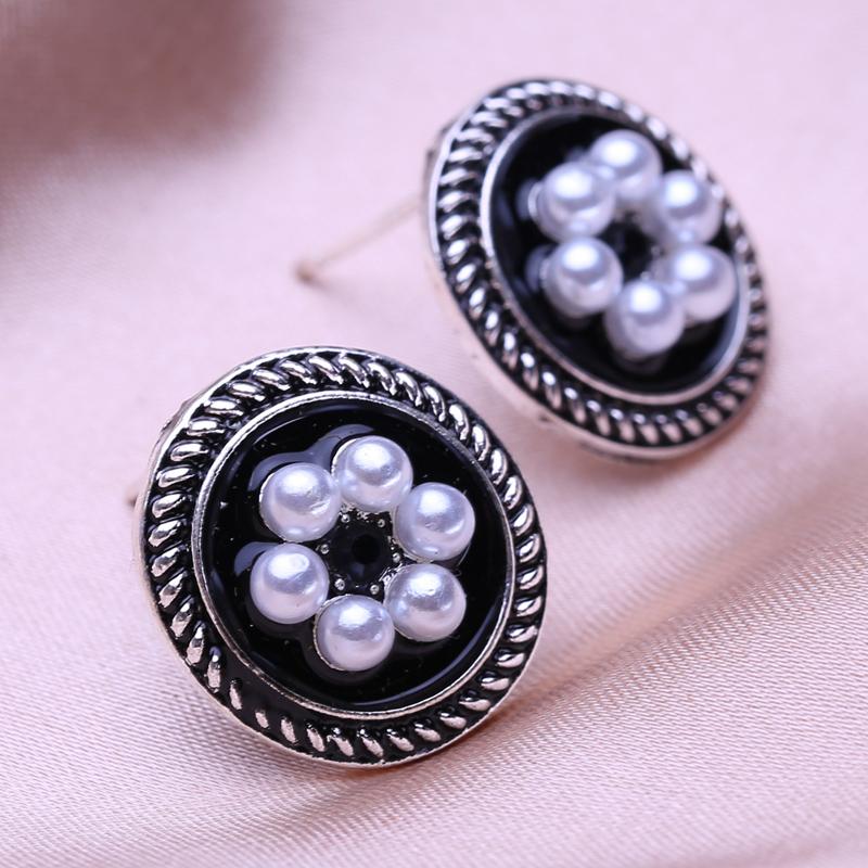 KNIKOO Boucles d'oreilles géométriques pour femmes, bijoux à la mode en perles de fleurs, cadeaux de fête de mariage