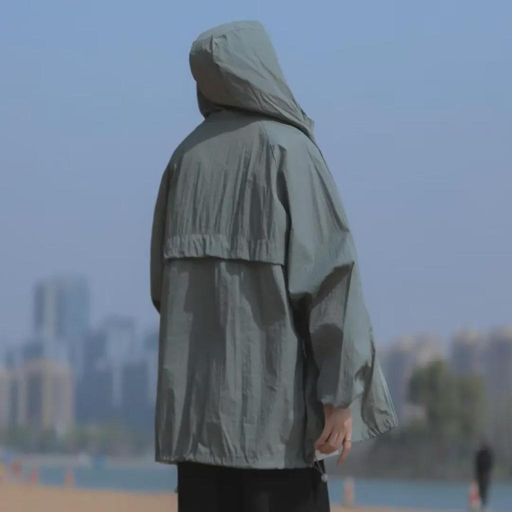 Leichte Sommerjacke mit UV-Schutz für Herren mit Kapuze – trendig, atmungsaktiv und locker geschnitten