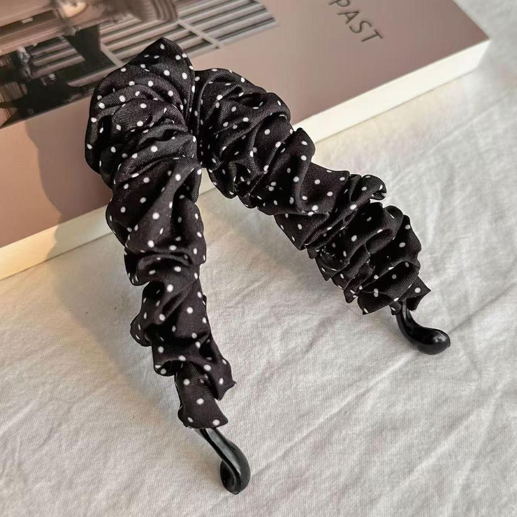 Retro Polka Dot Ruched Banana Clip for High-Volume Ponytails - Vertical and Horizontal Hair Accessory.