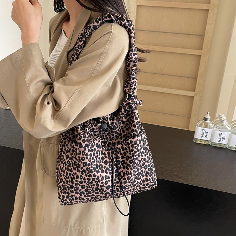 Leopard Print Tote Bag Drawstring Bucket Bag Shoulder Crossbody Bag Women's Underarm Bag