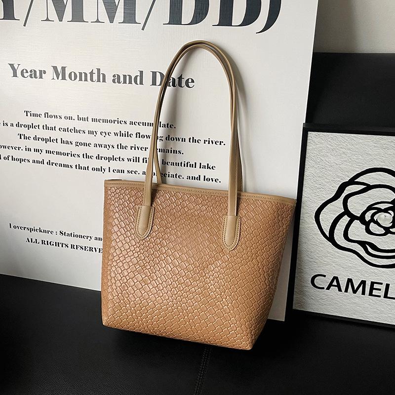 2026 Early Autumn Woven Texture Large Capacity Casual Tote Bag - Trendy Solid Color Single Shoulder Style