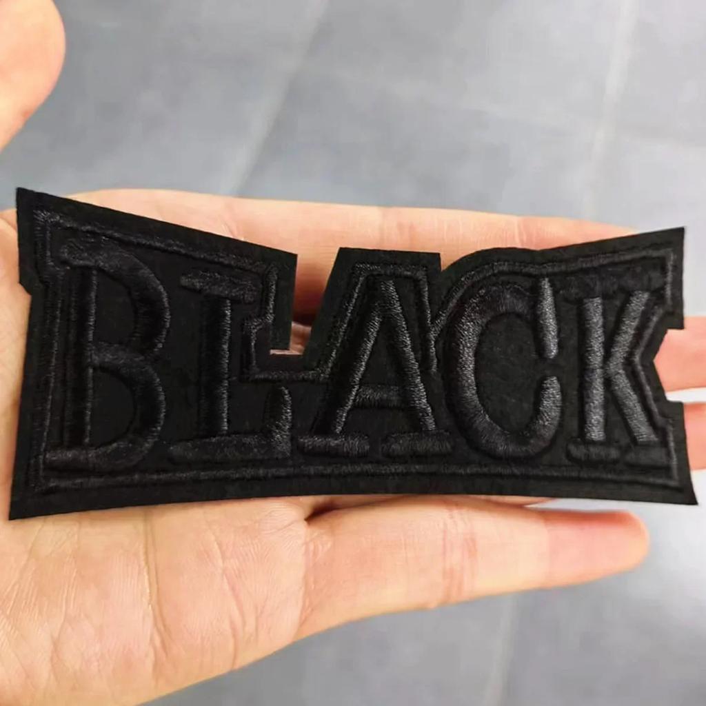 Elegantní černá vyšívaná nažehlovačka: Snadná oprava látek a módní dekorace, rychlá aplikace