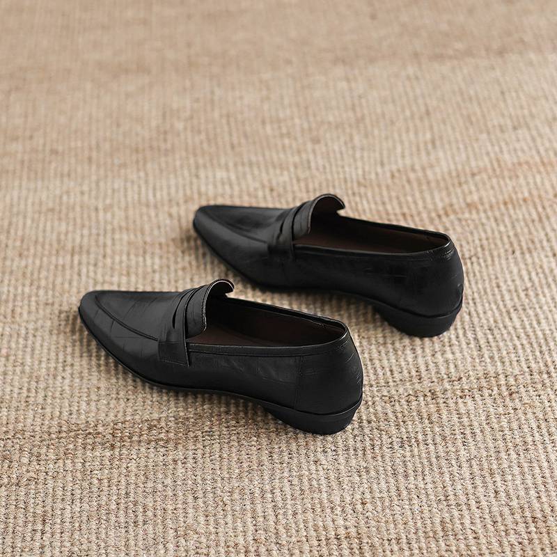 Krazing Pot Sheepskin Round Toe Low Heels Summer Shoes Big Size 42 Retro Fashion Slip On Stones Prints Women Deep Mouth Pumps