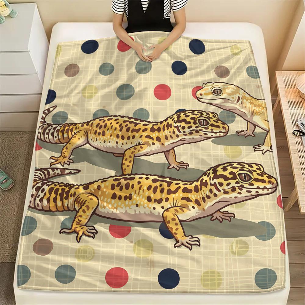 Wave point background animals Print Flannel Blanket,High quality Comfortable for All Seasons,Home Decor,Warmth and Comfort,Perfect for Christmas Gifts