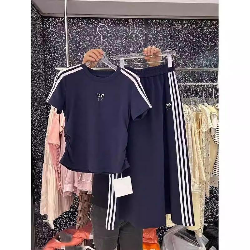 A Large-sized Casual Summer Women's New Slimming T-shirt Top and Elegant Half Skirt Two-piece Set