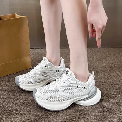 Silberne Plateau-Papa-Schuhe für Damen, Sommer, neue bequeme, atmungsaktive Mesh-Sportschuhe, vielseitige Freizeit-Laufschuhe