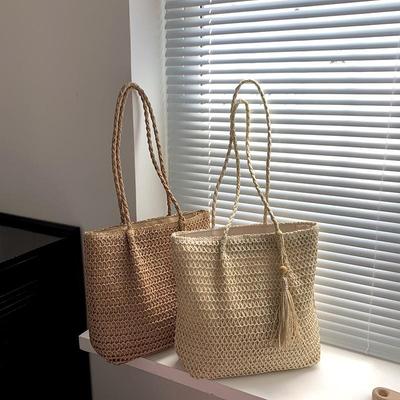 Damen Handgewebte Tragetasche Einfarbige Große Kapazität Quadratische Handtasche Stroh Schultertasche mit Quastenanhänger KTB