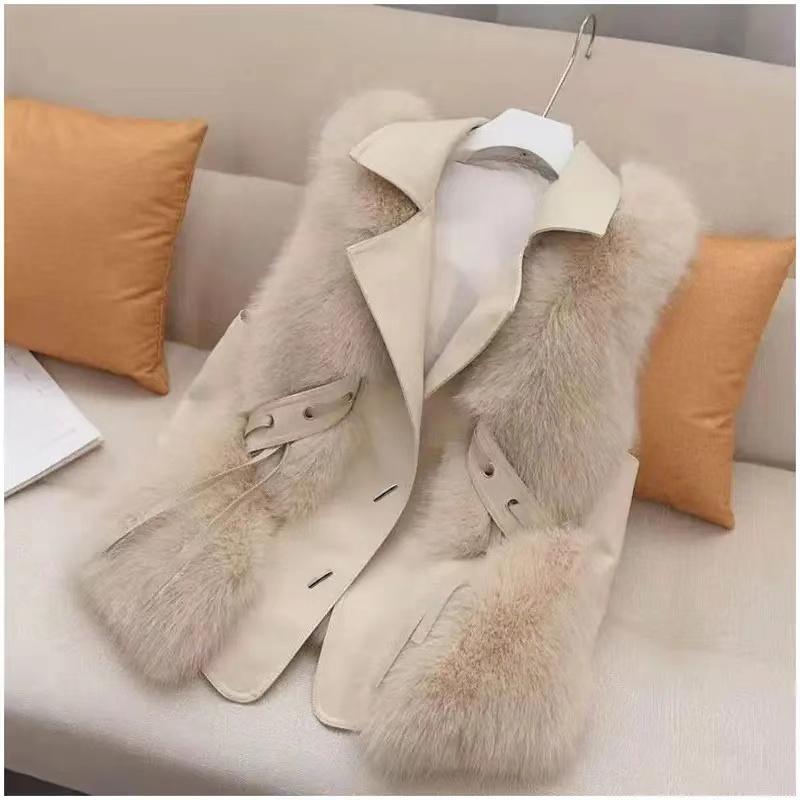 Stay Warm and Fashionable with Women's Short Faux Fur Vest Jacket