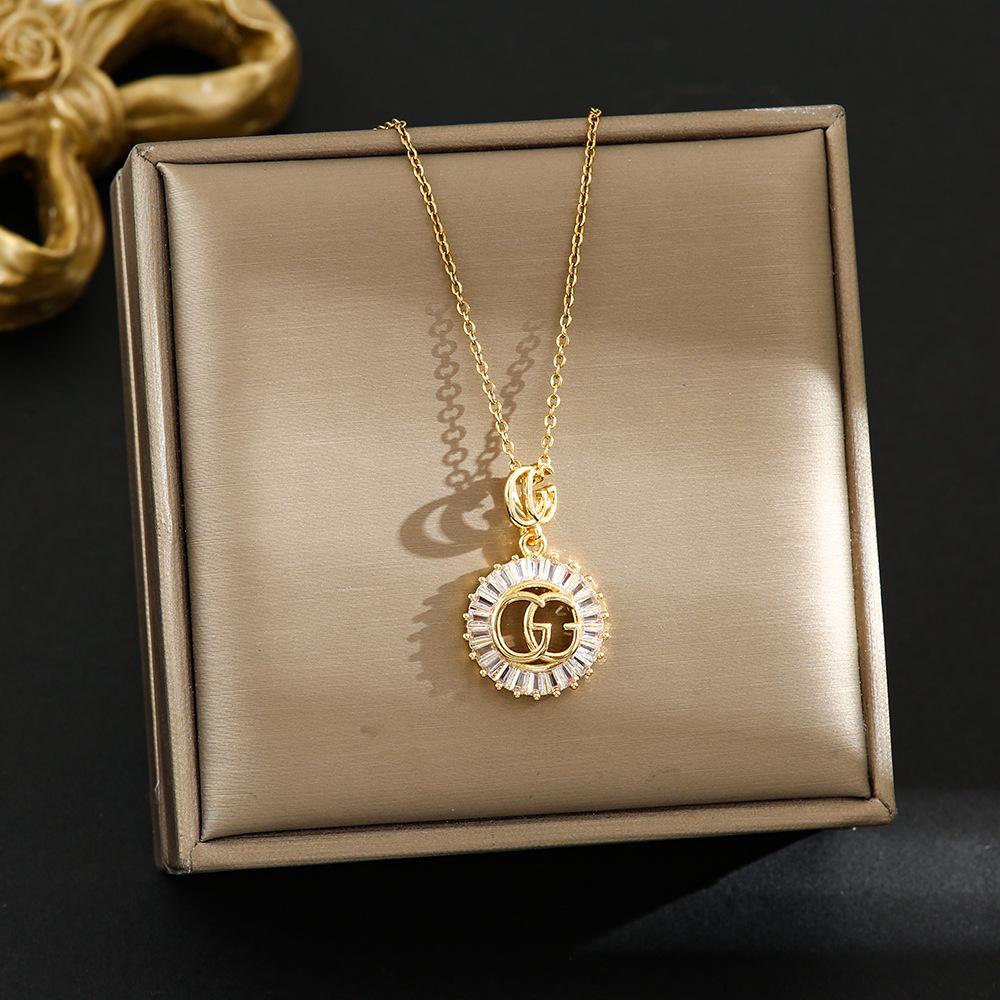 Elegant Korean Micro-Inlaid Titanium Necklace - Luxurious Women's Clavicle Chain, Non-Fading, Unique Minority Design.