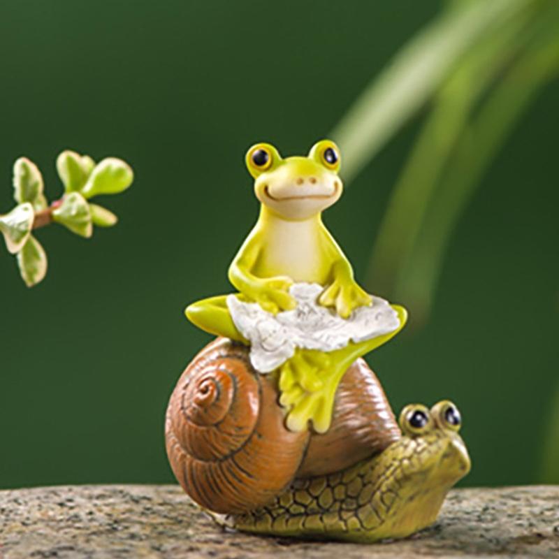 Practical Frogs Sculpture Functioning As Ornament and Garden Decoration for Stylish Home and Garden Enhancement