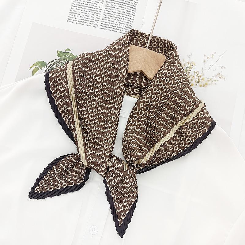 Retro Color Block Crinkled Square Scarf - 70cm Pleated Neckerchief in Imitation Silk for Women