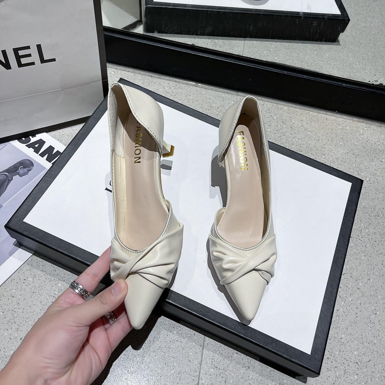 

2024 spring new high heels women s black professional workplace soft leather not tired feet pointed stiletto single shoes 39