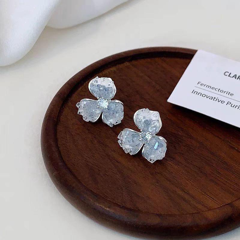2025 Elegant Gradient Crystal Flower Stud Earrings - Luxurious, Sweet Three-Petal Design