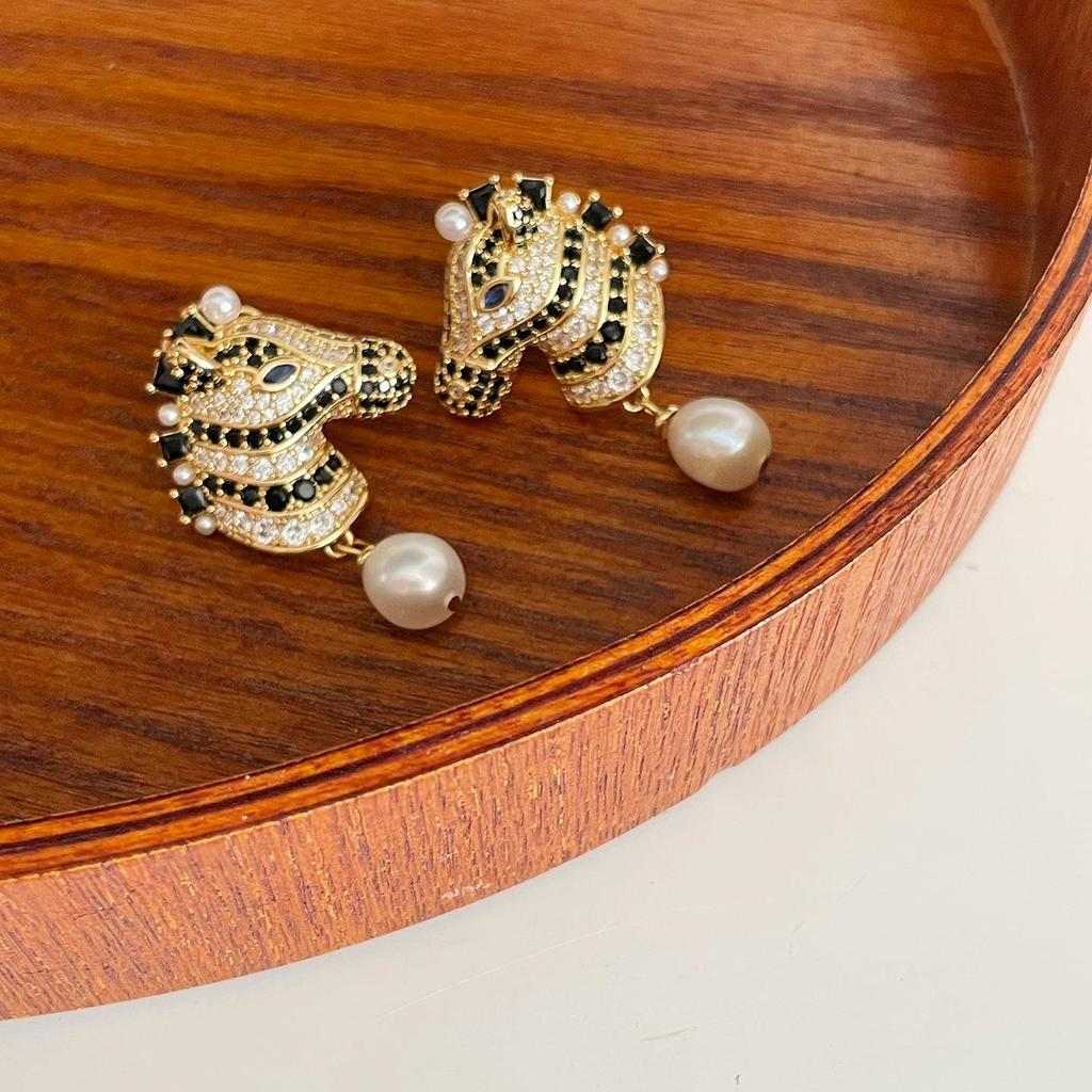 European Luxury Gold-Plated Brass Zebra Stud Earrings with Diamond Micro-Pave and Pearl Dangle for Women