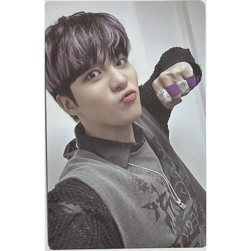 ATEEZ THE WORLD EP.2:OUTLAW A / DENÍK / JEDNOTKA DENÍKU / Z ver. OFICIÁLNÍ FOTOKARTA