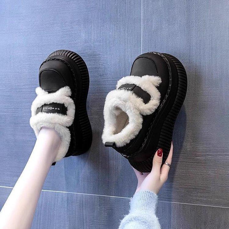 Skinny and heightening cotton shoes, piled and thickened in winter, new thick-soled heightening child, fluffy thick-soled snow boots