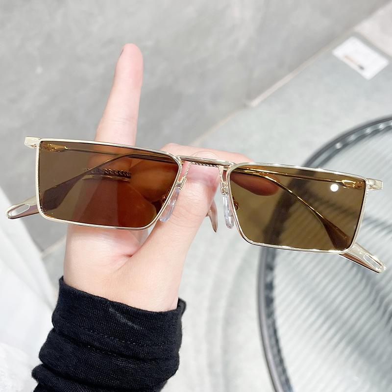 Retro Rectangle Sunglasses Women metal frame Vintage Small Frame Sun Glasses Ladies Classic Black Square