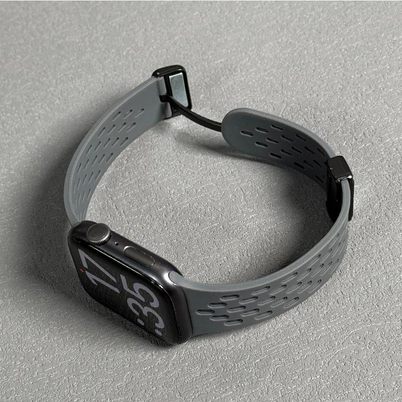 Silicone Strap for Apple Watch Band 49mm 46mm 45mm 44mm 42mm 40/41mm Magnetic Bracelet Correa iWatch Series 10 9 8 7 6 5 4 Ultra