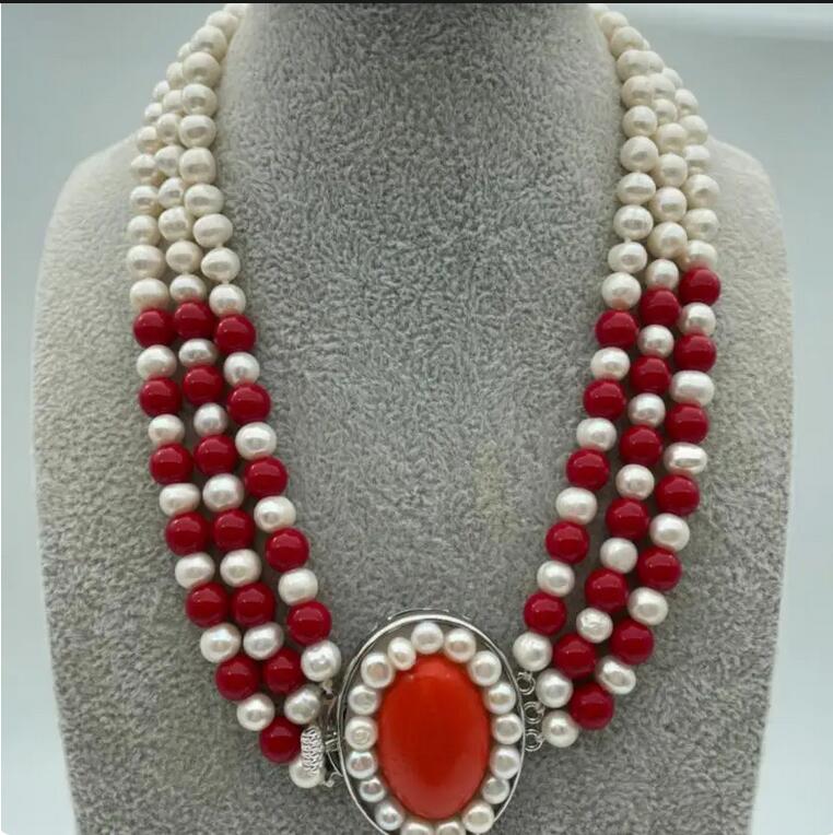 

Классическое колье из 3 рядов 7-8 мм с круглым белым пресноводным жемчугом и красными бусинами