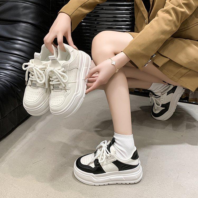Drinking Milk Sheepskin~ Uncle's Home Heightening and Velvet Casual Little White Shoes Women's 2025 Winter New Versatile Thick Baseplate Shoes