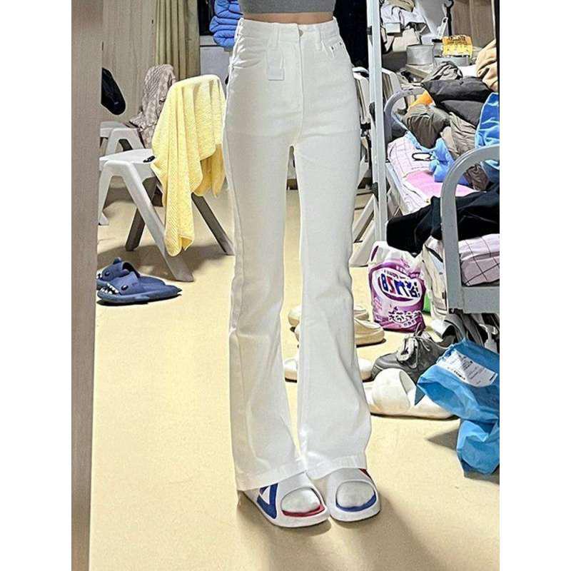Jeans Donna Bianchi Elasticizzati Bodycon a Zampa con Morsetto a Cavallo - Snella, Versatile, Lunghi fino a Terra per Primavera e Autunno 2026.
