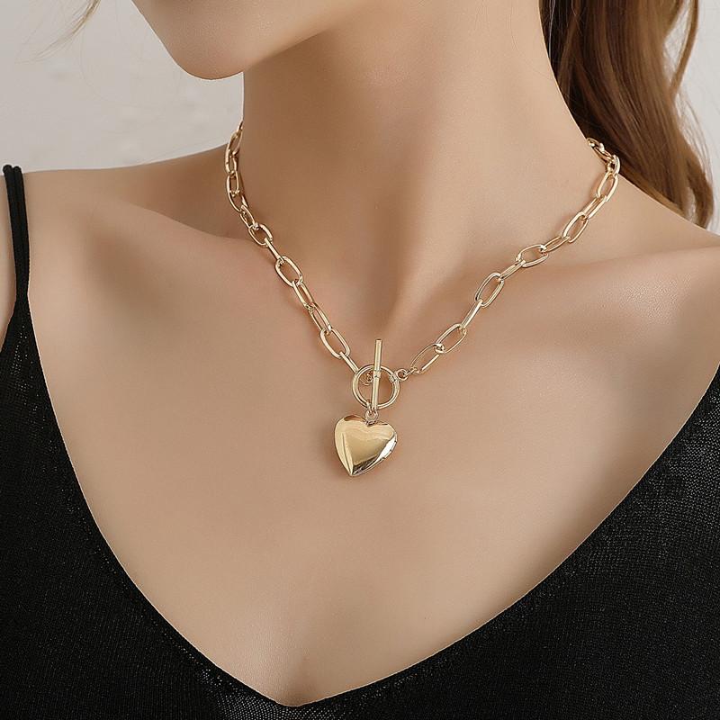 Women's Fashion Temperament Heart-shaped Necklace, Simple Cross Chain OT Buckle Peach Heart Pendant Necklace