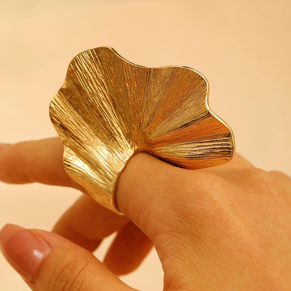 European & American Ginkgo Leaf Design Knuckle Ring: Irregular Pleated Alloy with Sweet, Cool Personality.