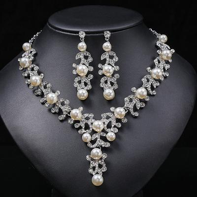 Europäisches und amerikanisches Schmuckset, wertvolles Halskettenset, zweiteiliges Damenset, Legierung, atmosphärisch elegant, Brautkleid, Fabrikdirektverkauf
